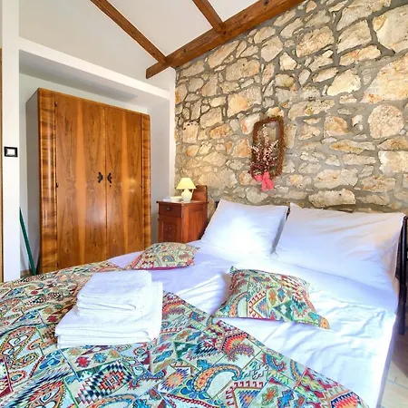 Villa Villa Charming Sveti Ivan Dobrinjski