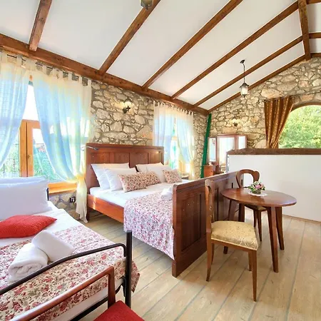 Villa Charming Villa *