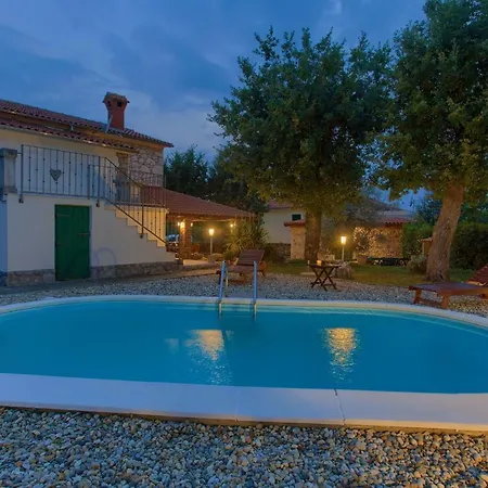 Villa Charming Villa *