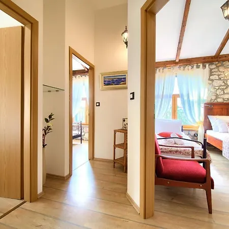 Villa Charming Villa *